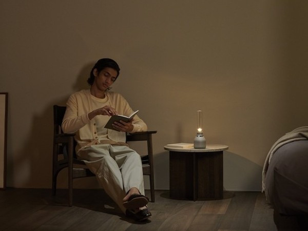 Sony's Glass Sound Speaker Also Offers Candle-Like Glow