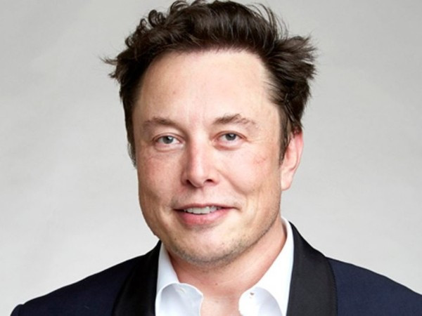 Elon Musk has Booked a Ride with Virgin Galactic for $250,000